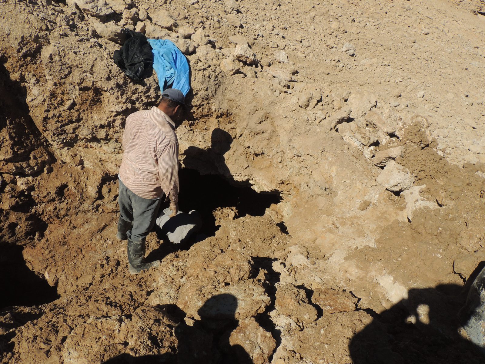 Ouvriers sur le chantier de l'oued d'Aïn