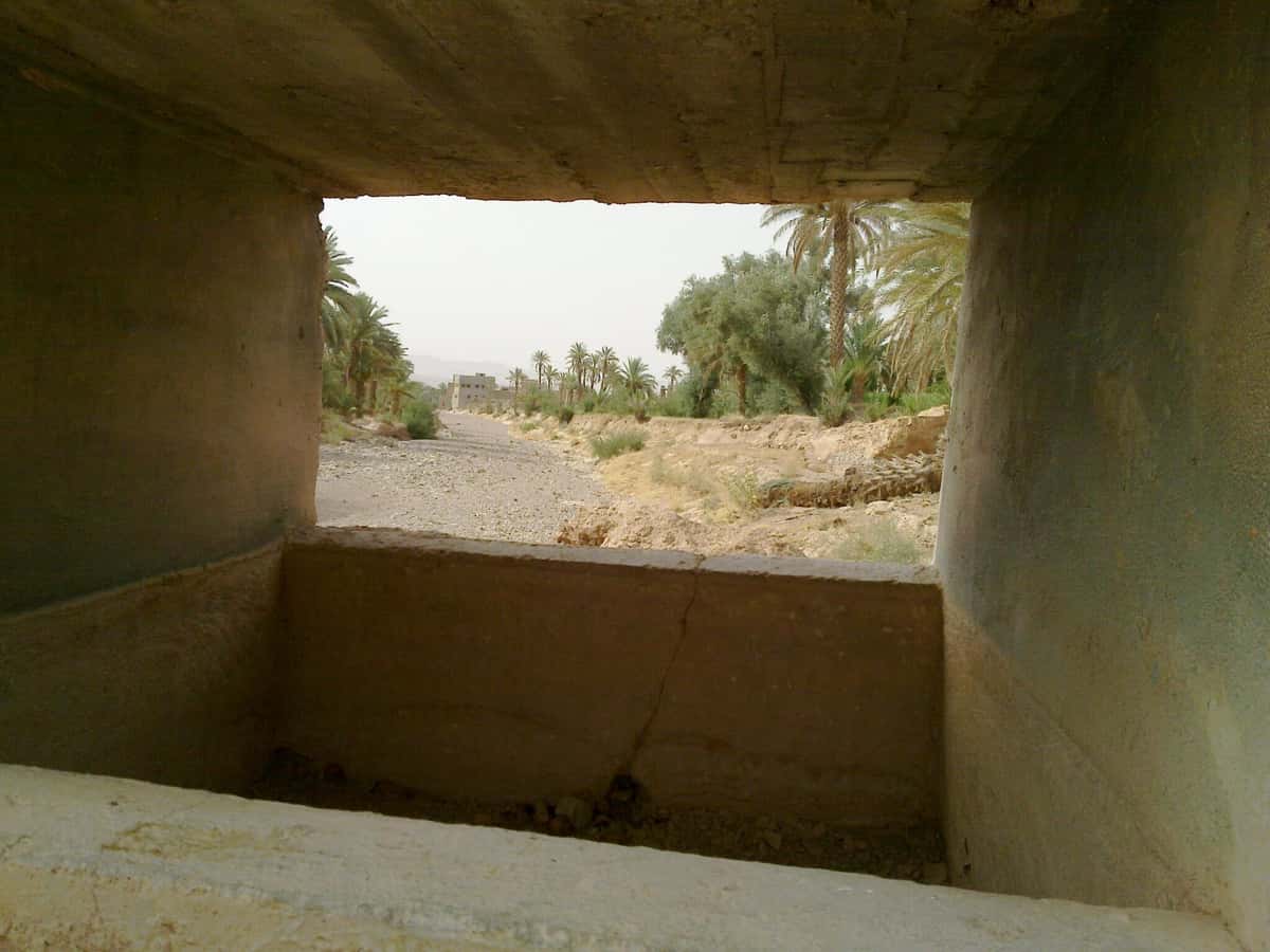 Vue sous le pont — passage de l'oued